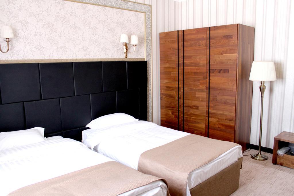 Astor Hotel & Spa Бишкек Екстериор снимка