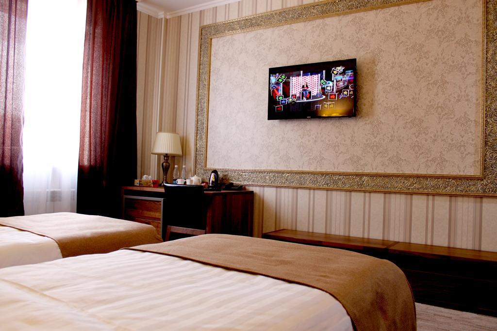 Astor Hotel & Spa Бишкек Екстериор снимка