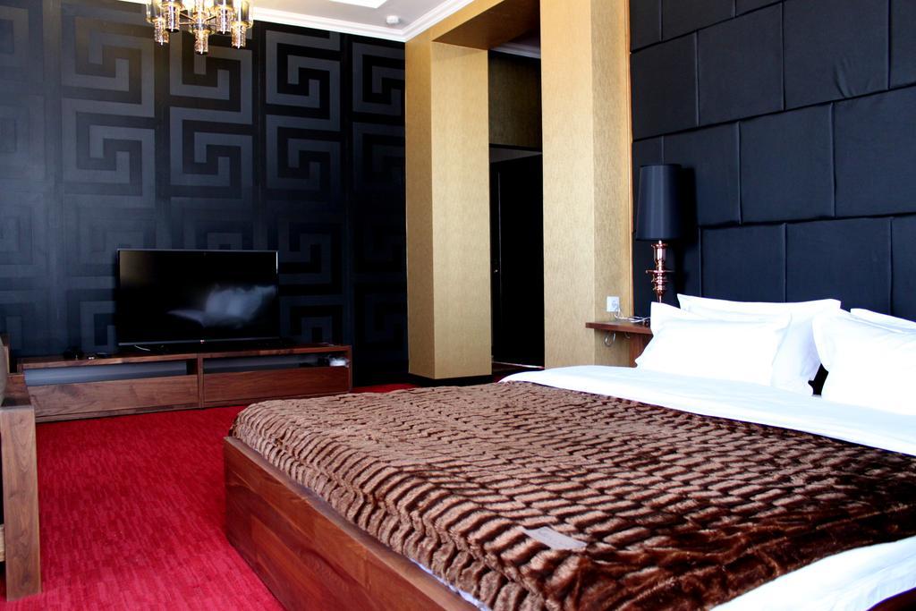 Astor Hotel & Spa Бишкек Екстериор снимка