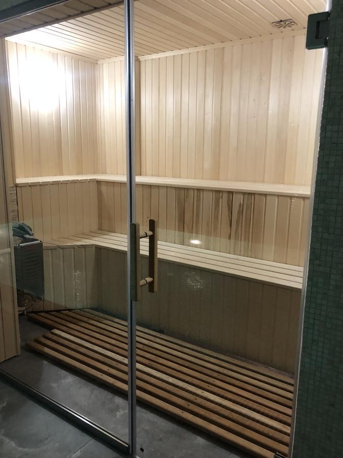 Astor Hotel & Spa Бишкек Екстериор снимка